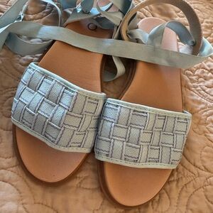 Elegant Woven Strap Sandals - Light Blue
